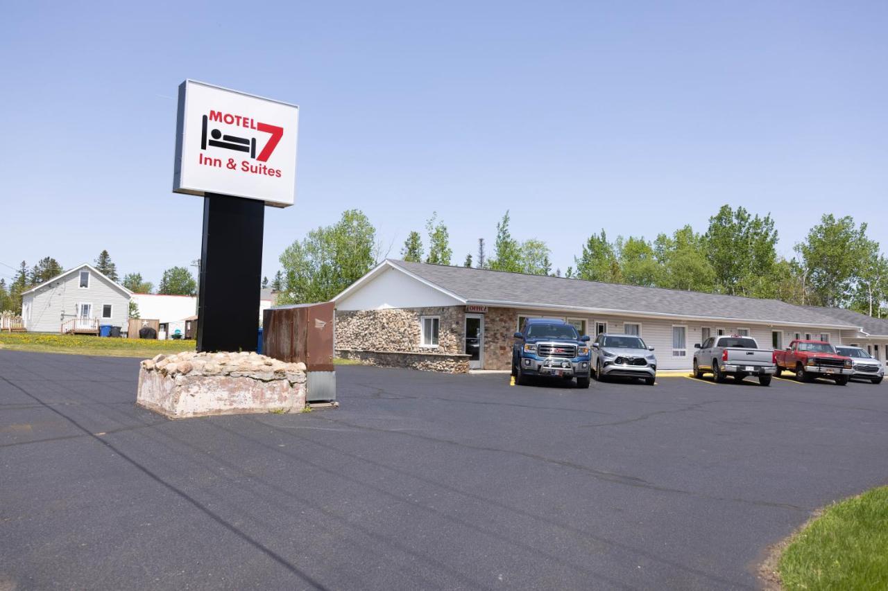 Motel 7 Inn & Suites Beresford Екстериор снимка