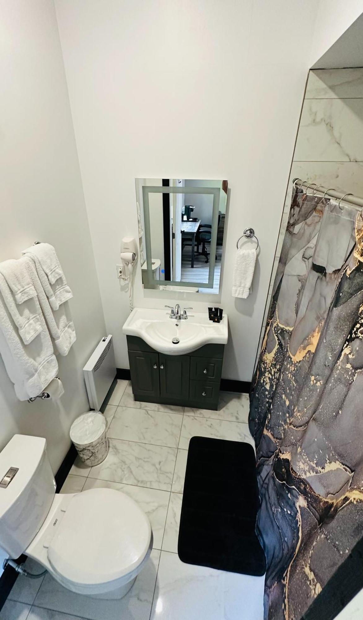 Motel 7 Inn & Suites Beresford Екстериор снимка