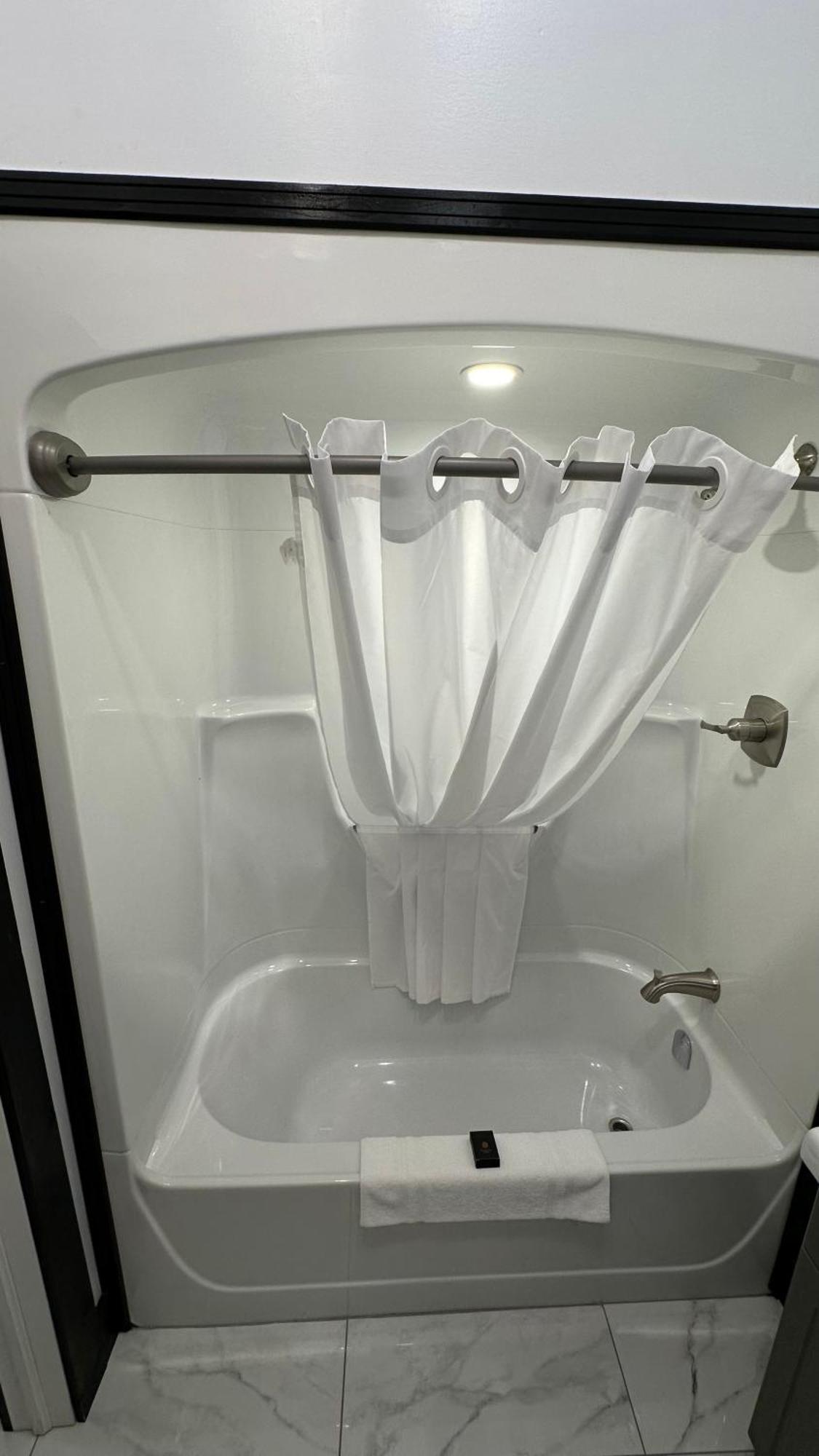 Motel 7 Inn & Suites Beresford Екстериор снимка