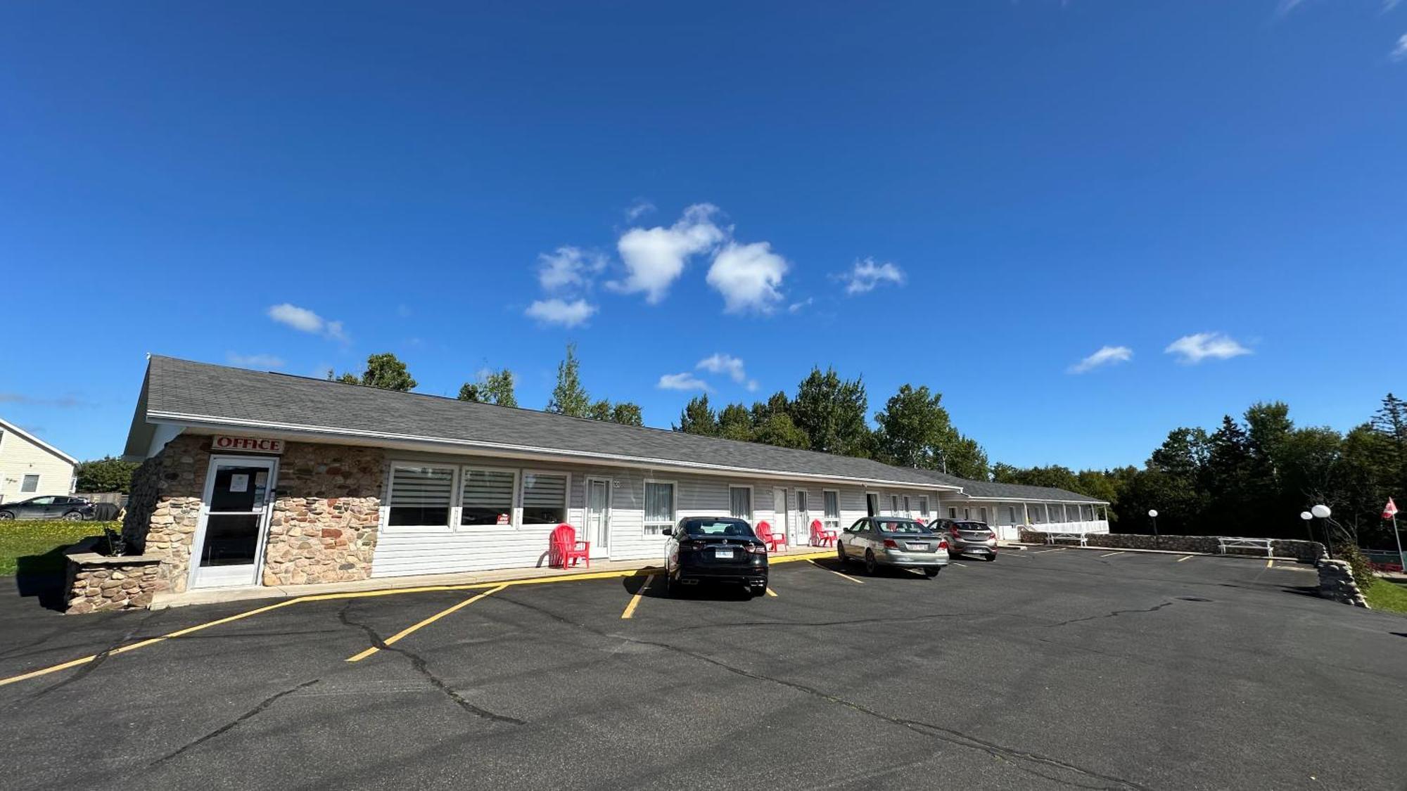 Motel 7 Inn & Suites Beresford Екстериор снимка