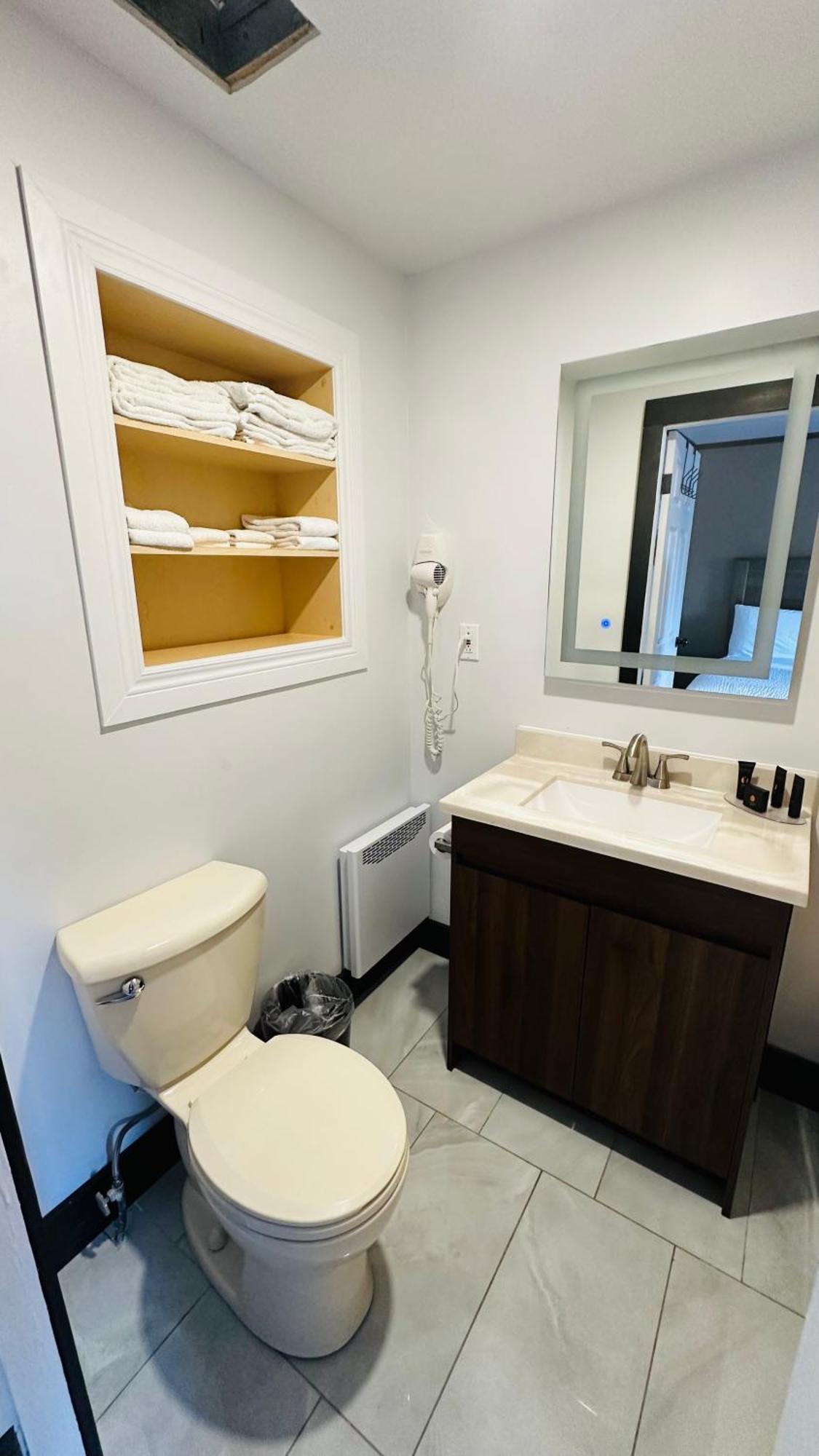 Motel 7 Inn & Suites Beresford Екстериор снимка